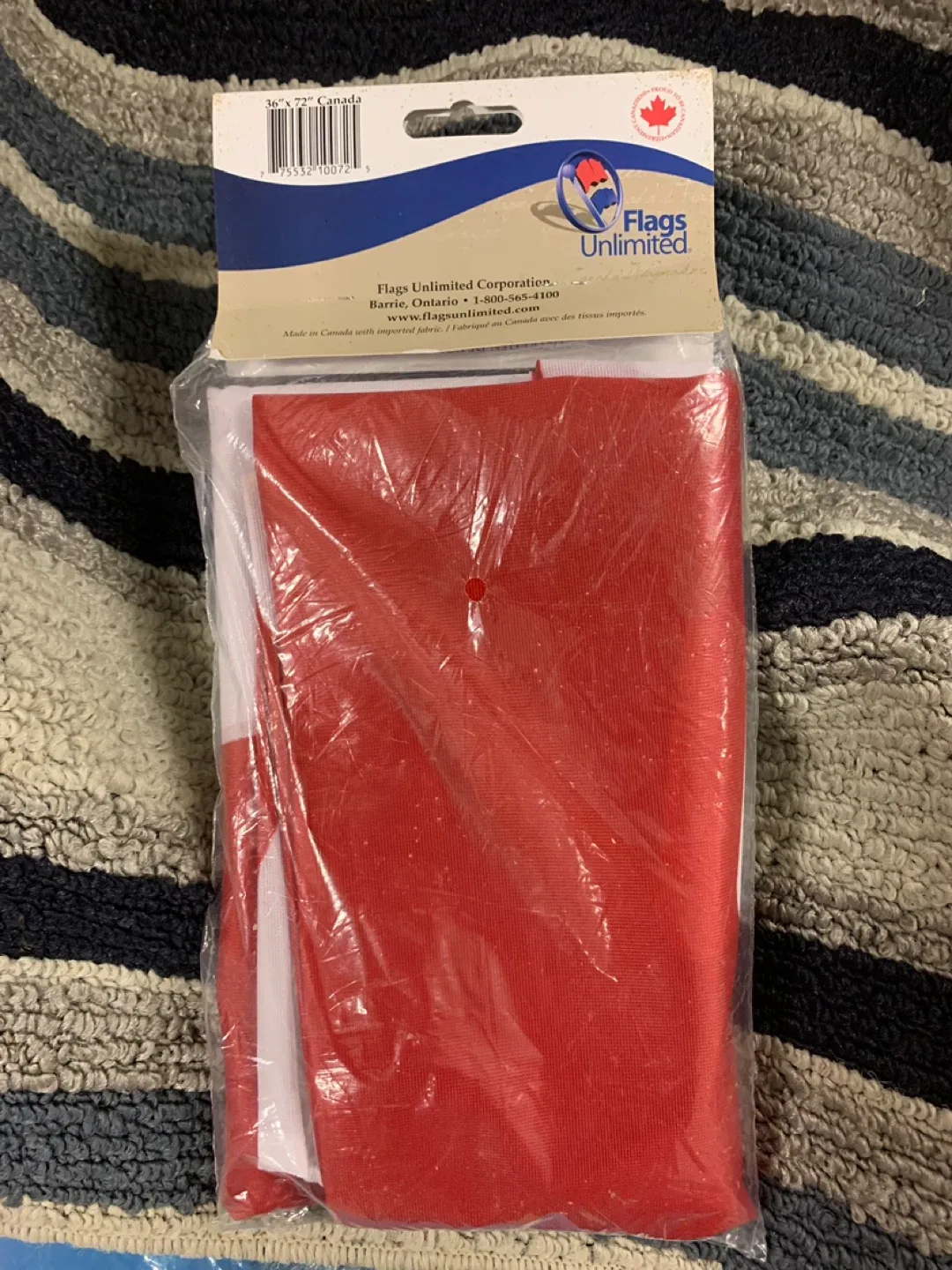 New Canadian Flag 36"x72" image indicator(2)