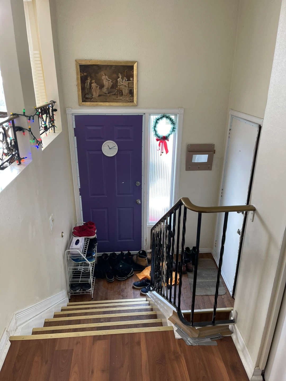 Private room for rent near McMaster. Whitney and Emerson - photo 2