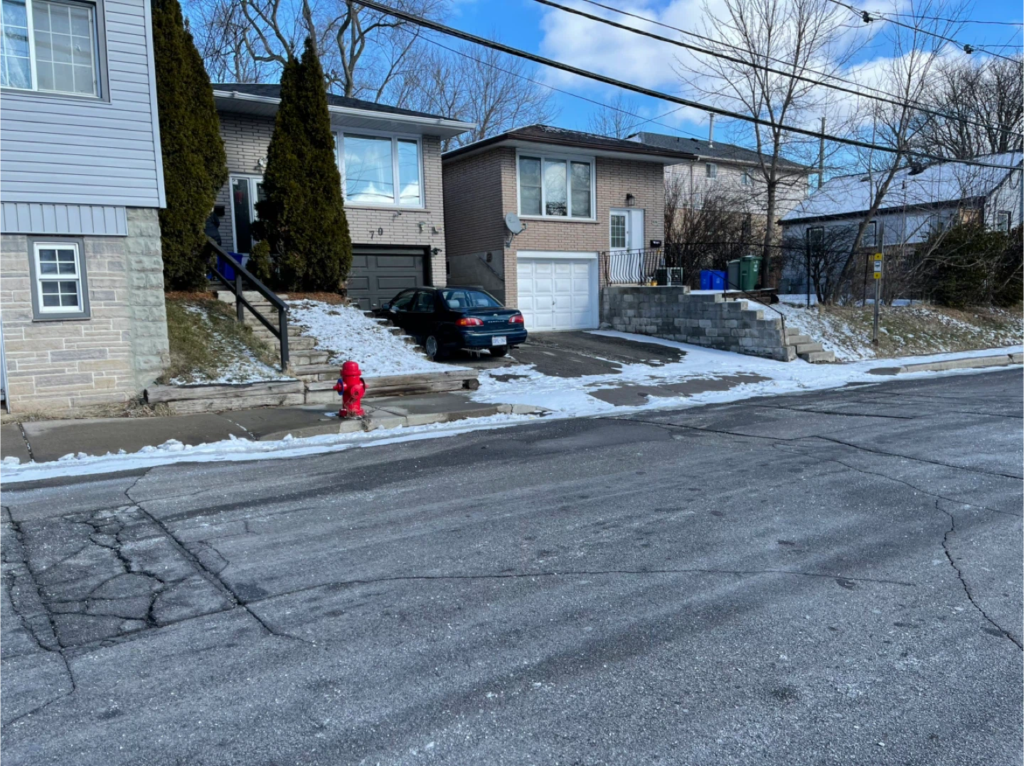 Private room for rent near McMaster. Whitney and Emerson