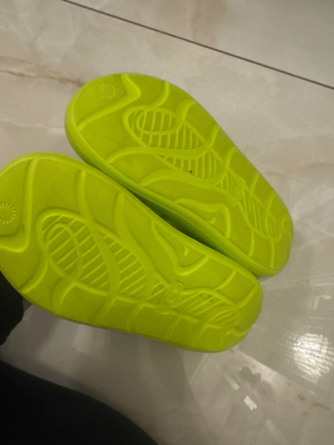 UGG Fluff Yeah Slides - Neon Green image indicator(3)