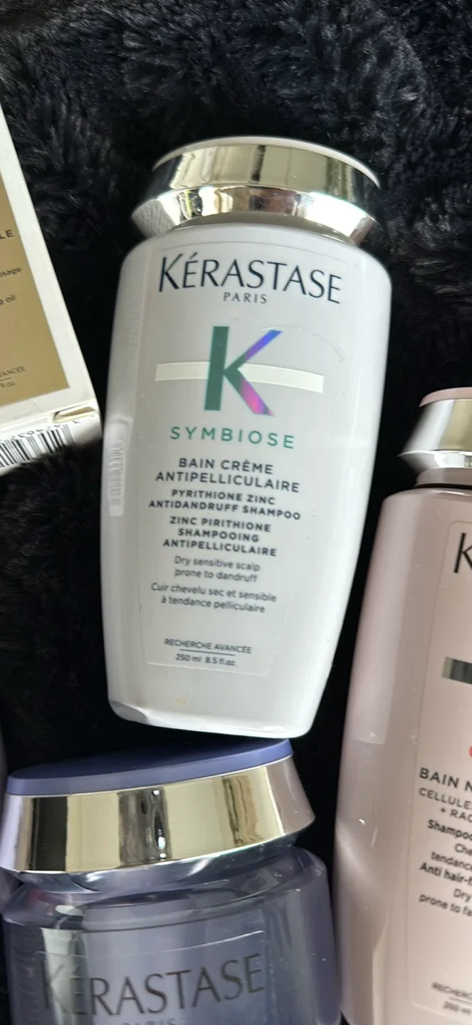 Kerastase Haircare Bundle image indicator(6)