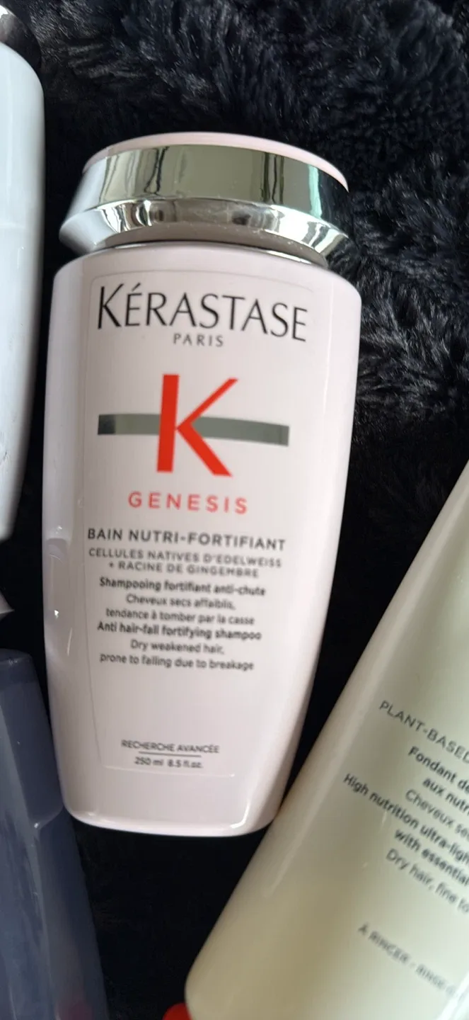Kerastase Haircare Bundle image indicator(3)