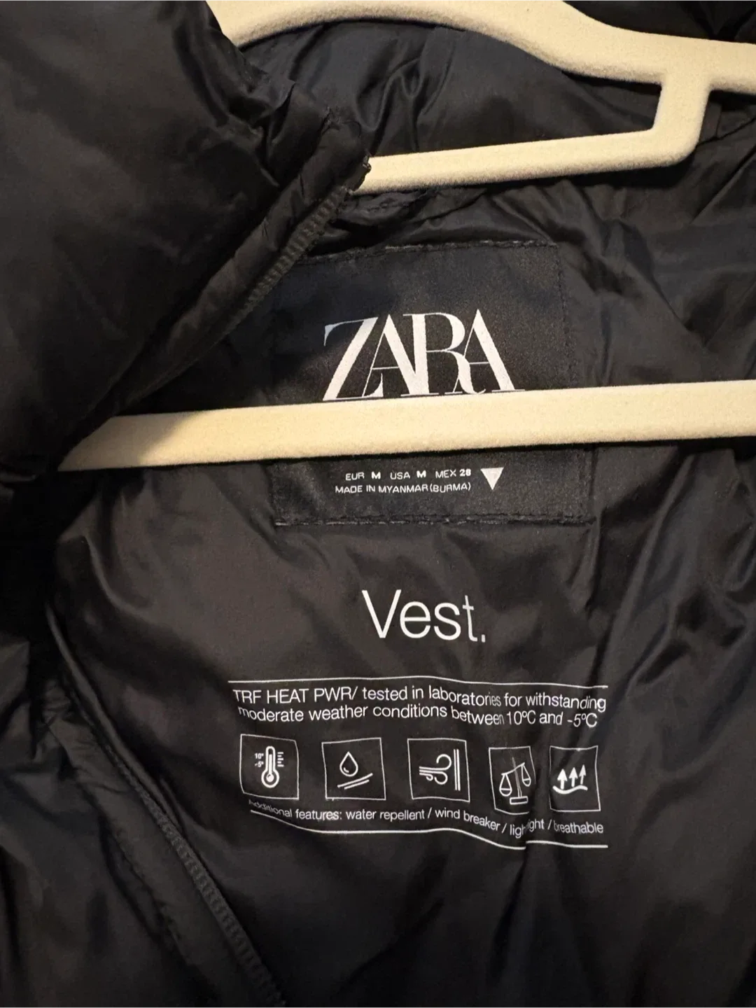 Zara Black Puffer Vest - Size M image indicator(2)