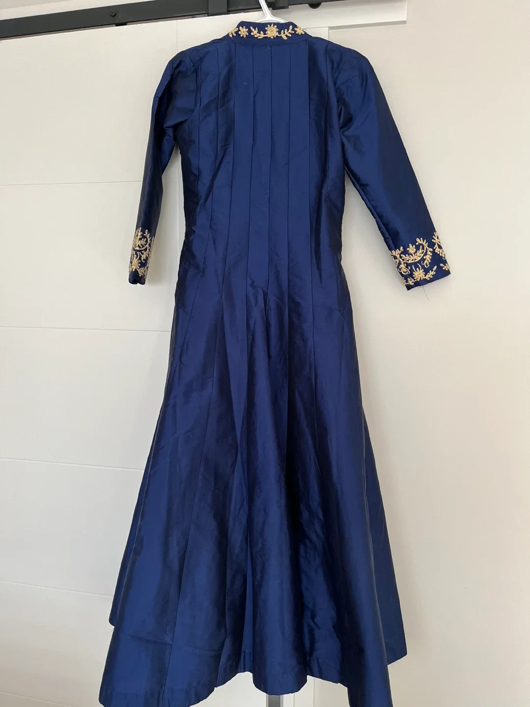 Blue Embroidered Suit image indicator(2)