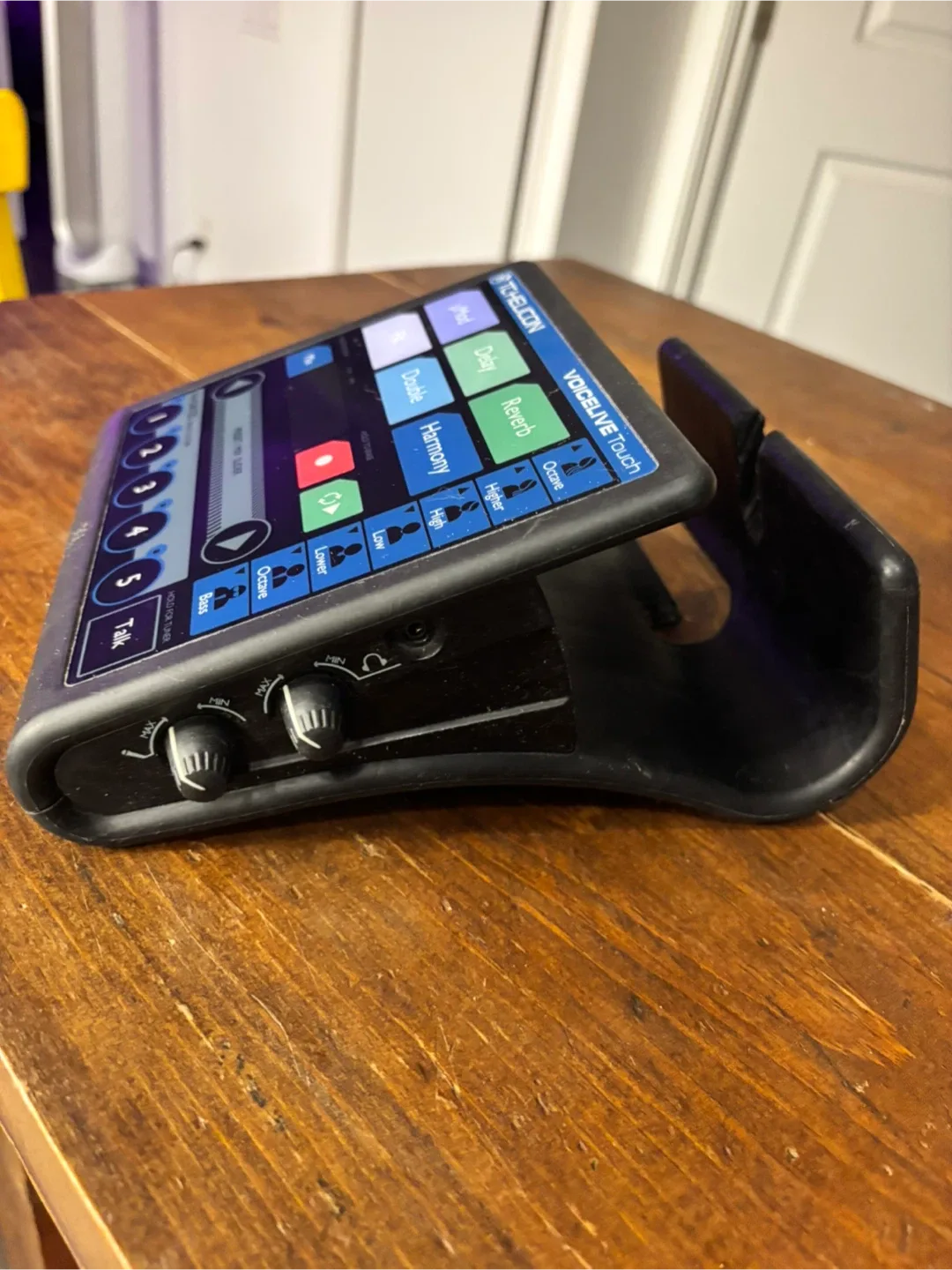 TC Helicon VoiceLive Touch Vocal Effects Processor image indicator(2)