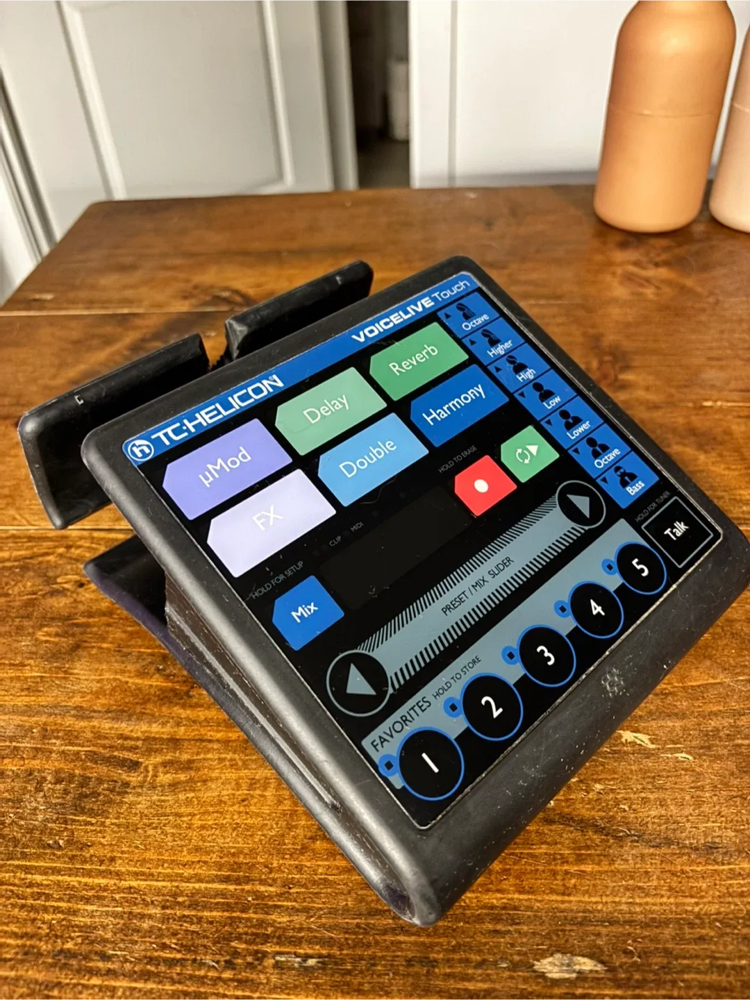 TC Helicon VoiceLive Touch Vocal Effects Processor