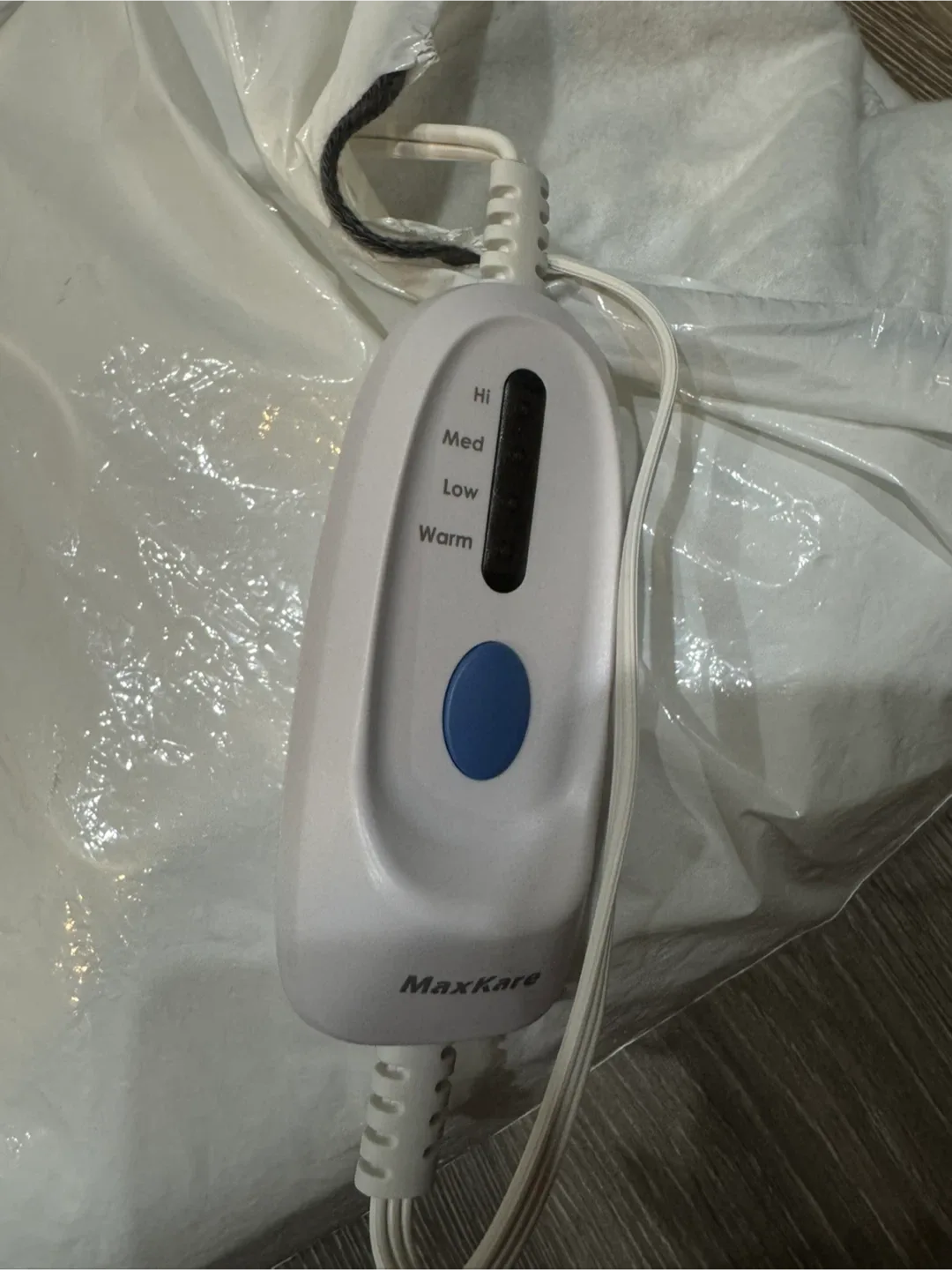 MaxKare Heated Mattress Pad with Ventilated Technology - Queen image indicator(3)