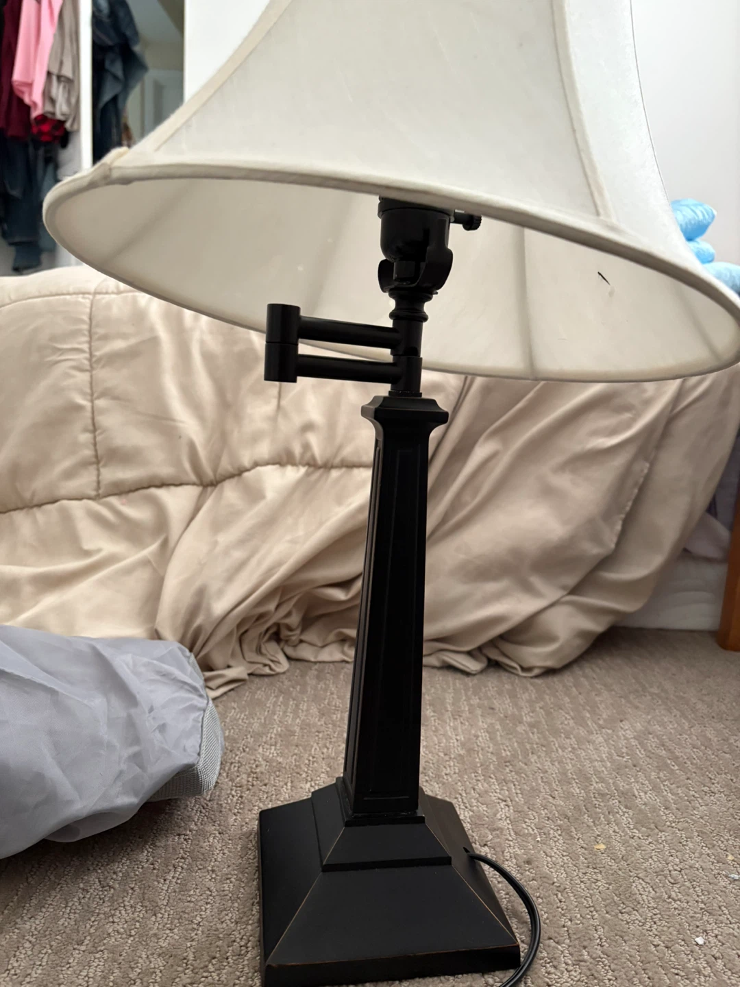 Black Table Lamp with White Shade 🥕