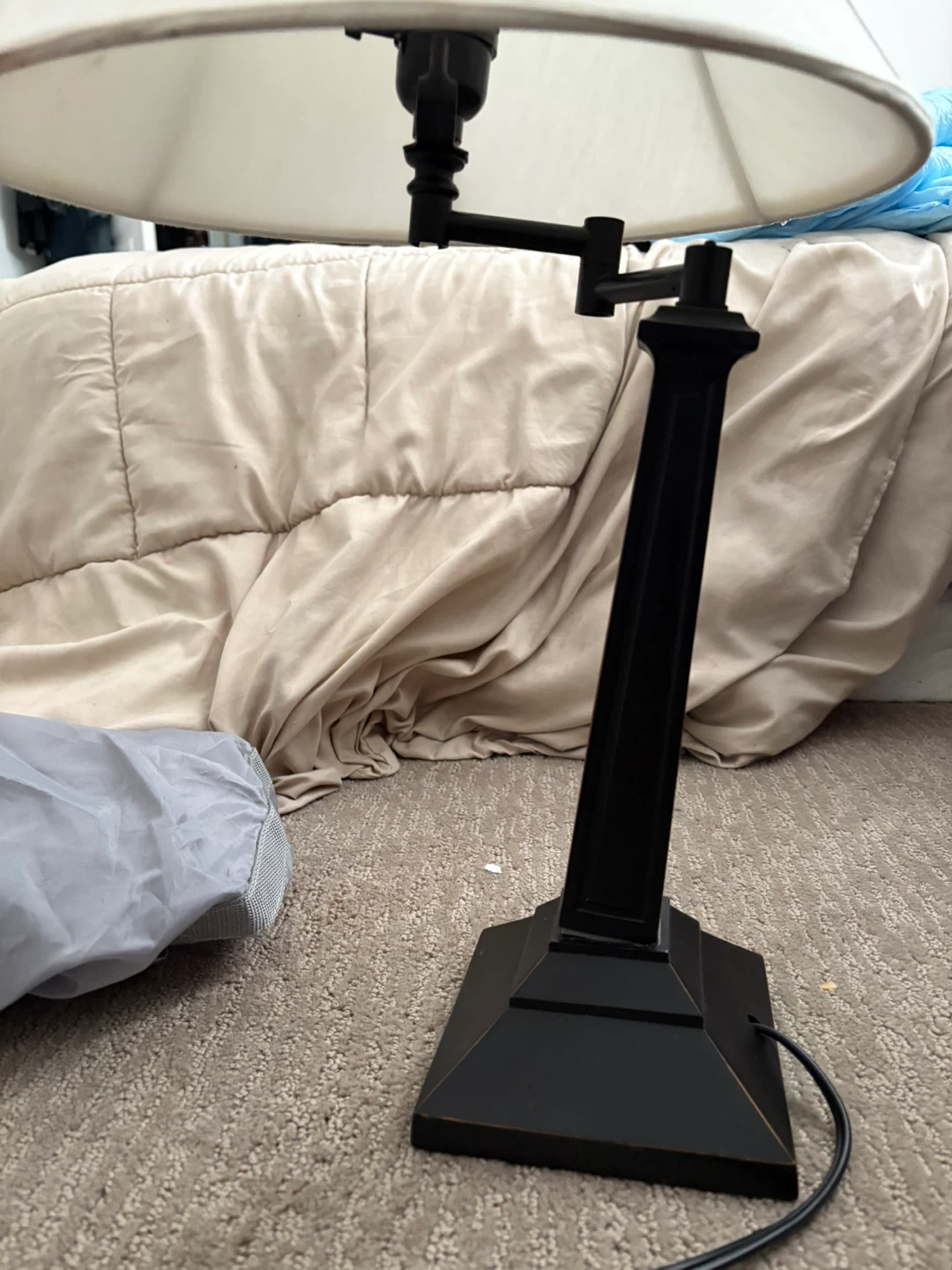 Black Table Lamp with White Shade 🥕 - photo 2