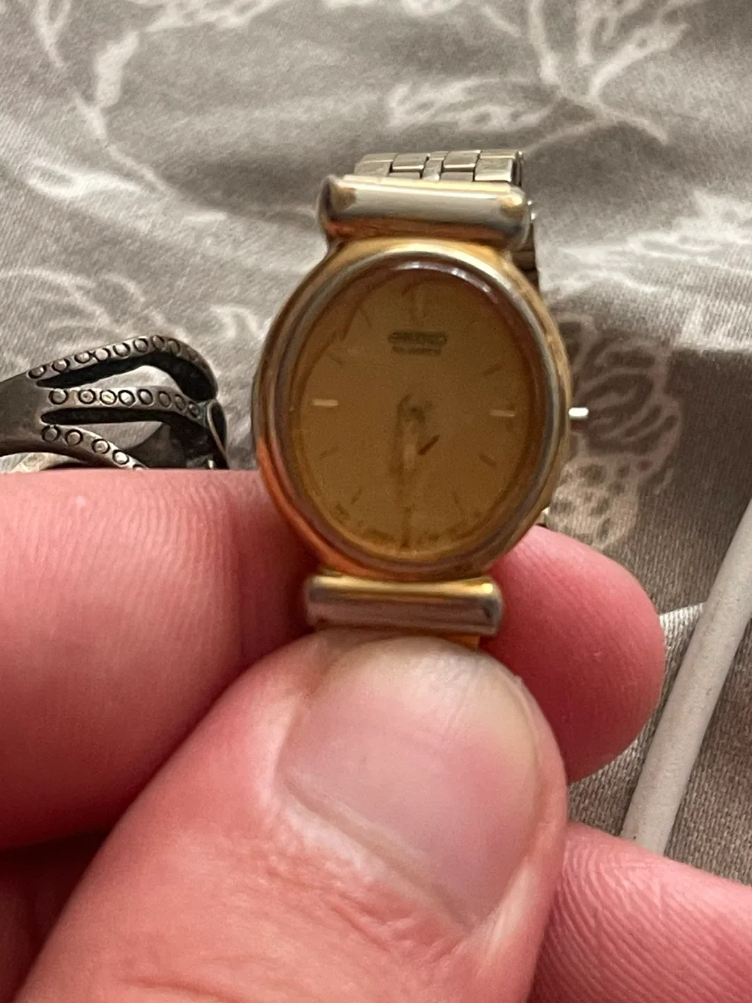 Seiko Women's Gold Tone Watch 🥕 thumbnail