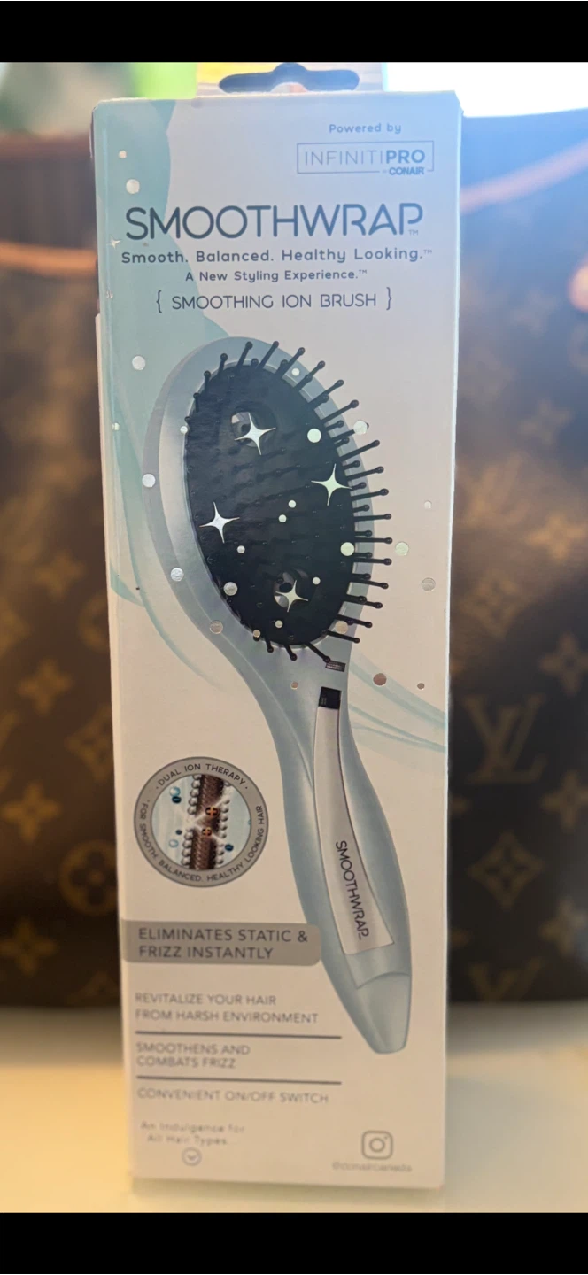 InfinitiPRO Conair Smoothwrap Smoothing Ion Brush - New