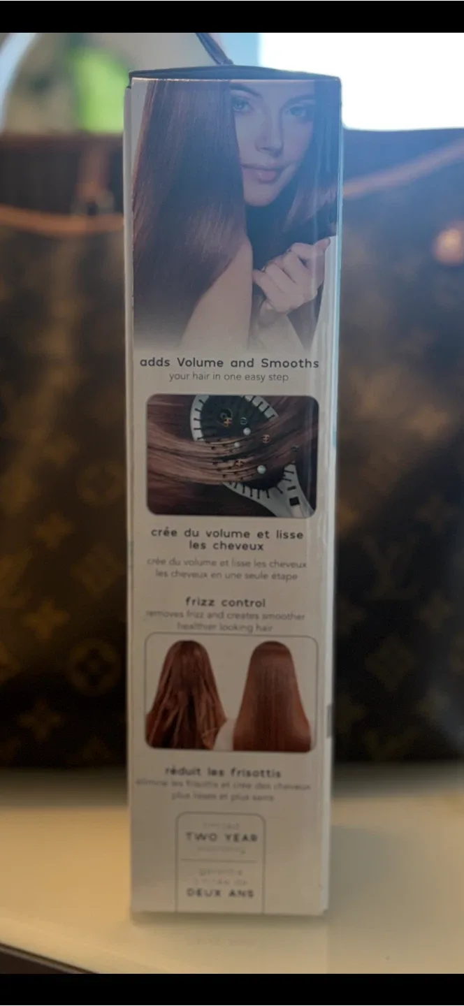 InfinitiPRO Conair Smoothwrap Smoothing Ion Brush - New image indicator(2)