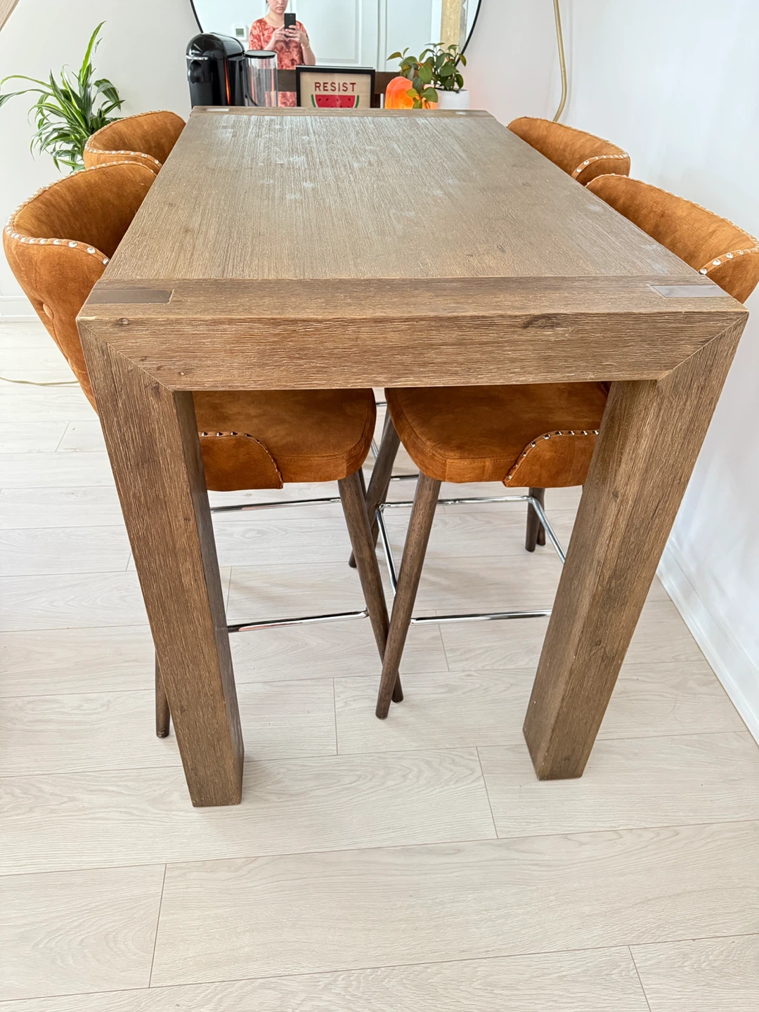 Dining Table with 4 stools