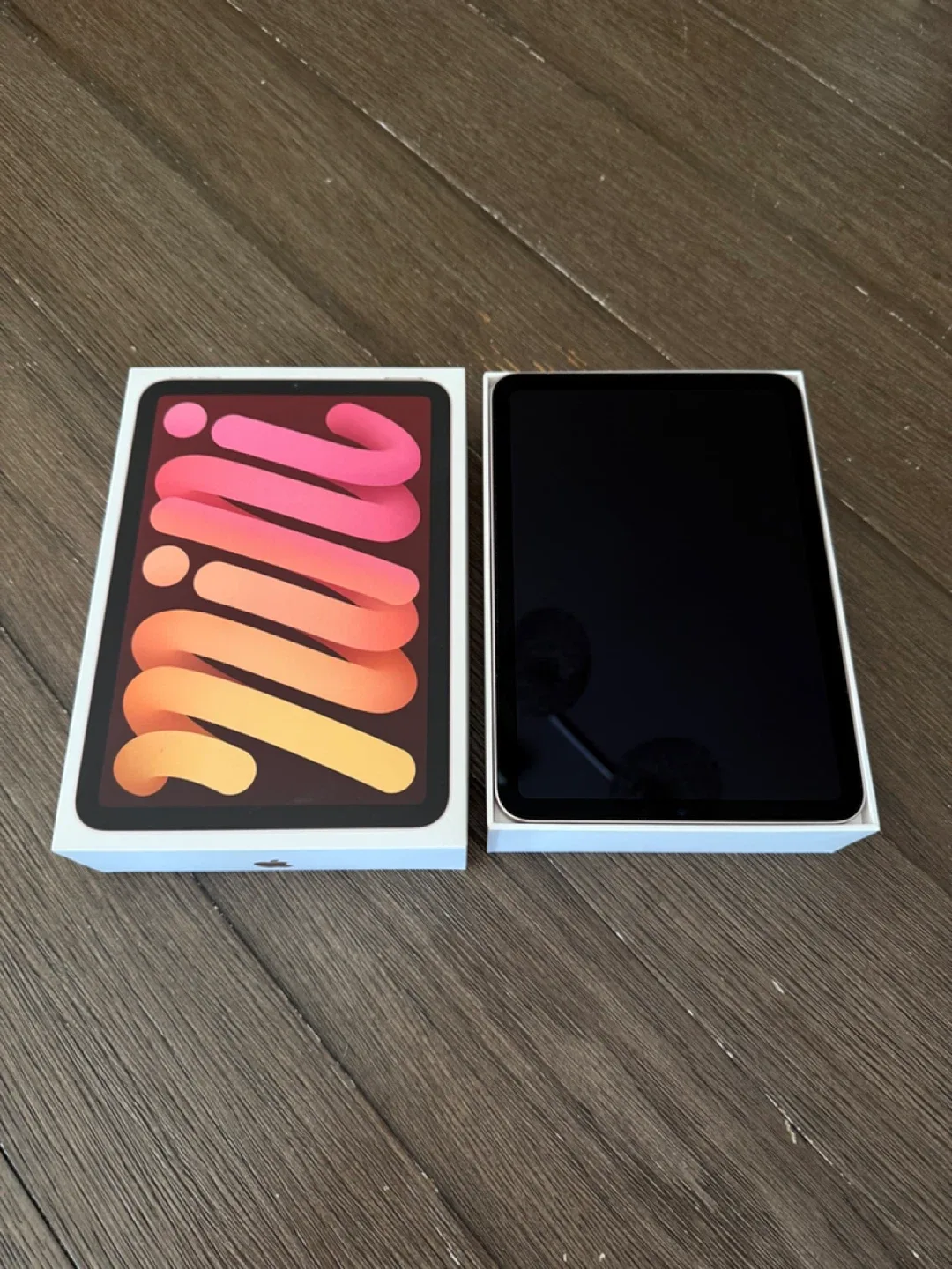 Apple iPad mini with Case image indicator(9)