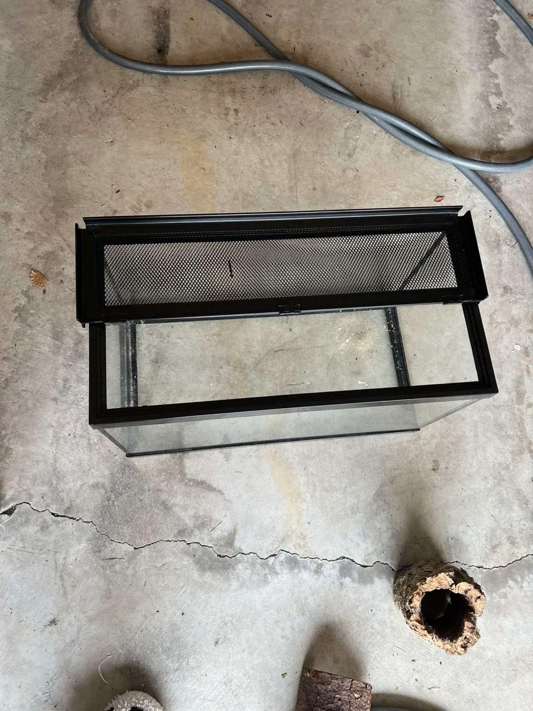 🐍 Small Reptile / Fish Tank with Mesh Lid 🐢 image indicator(4)