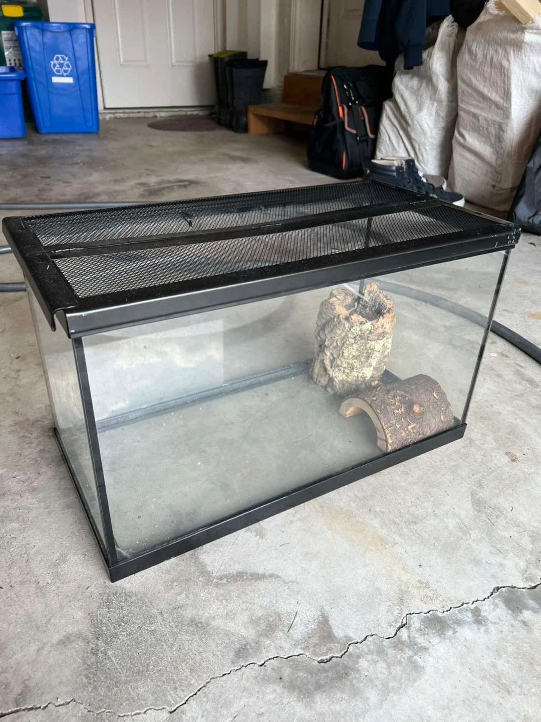 🐍 Small Reptile / Fish Tank with Mesh Lid 🐢 thumbnail
