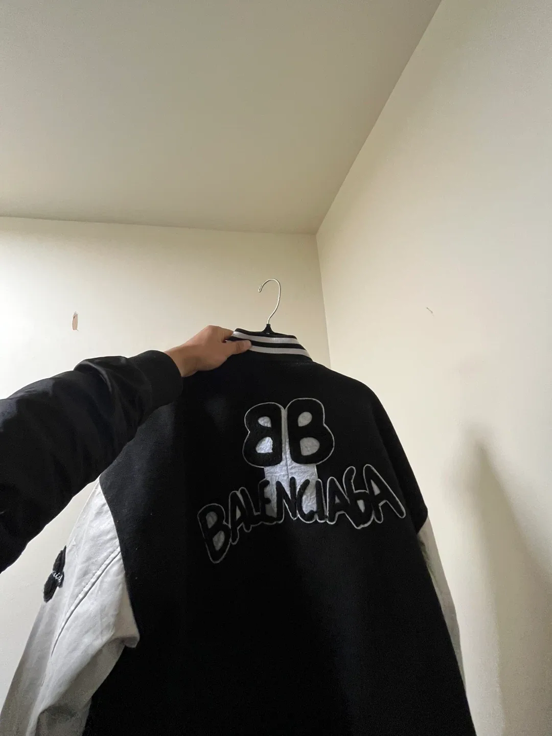 Varsity Jacket image indicator(2)