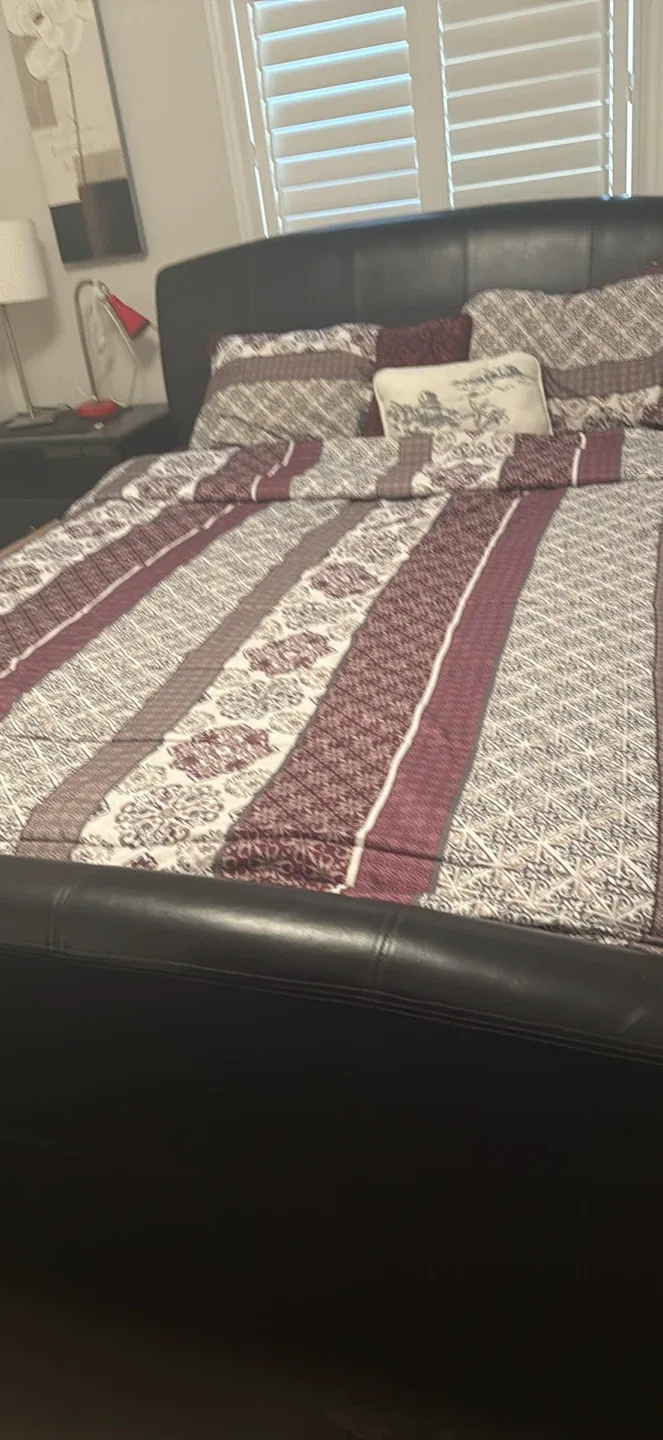 Bedroom Set and two night tables chocolate brown image indicator(3)