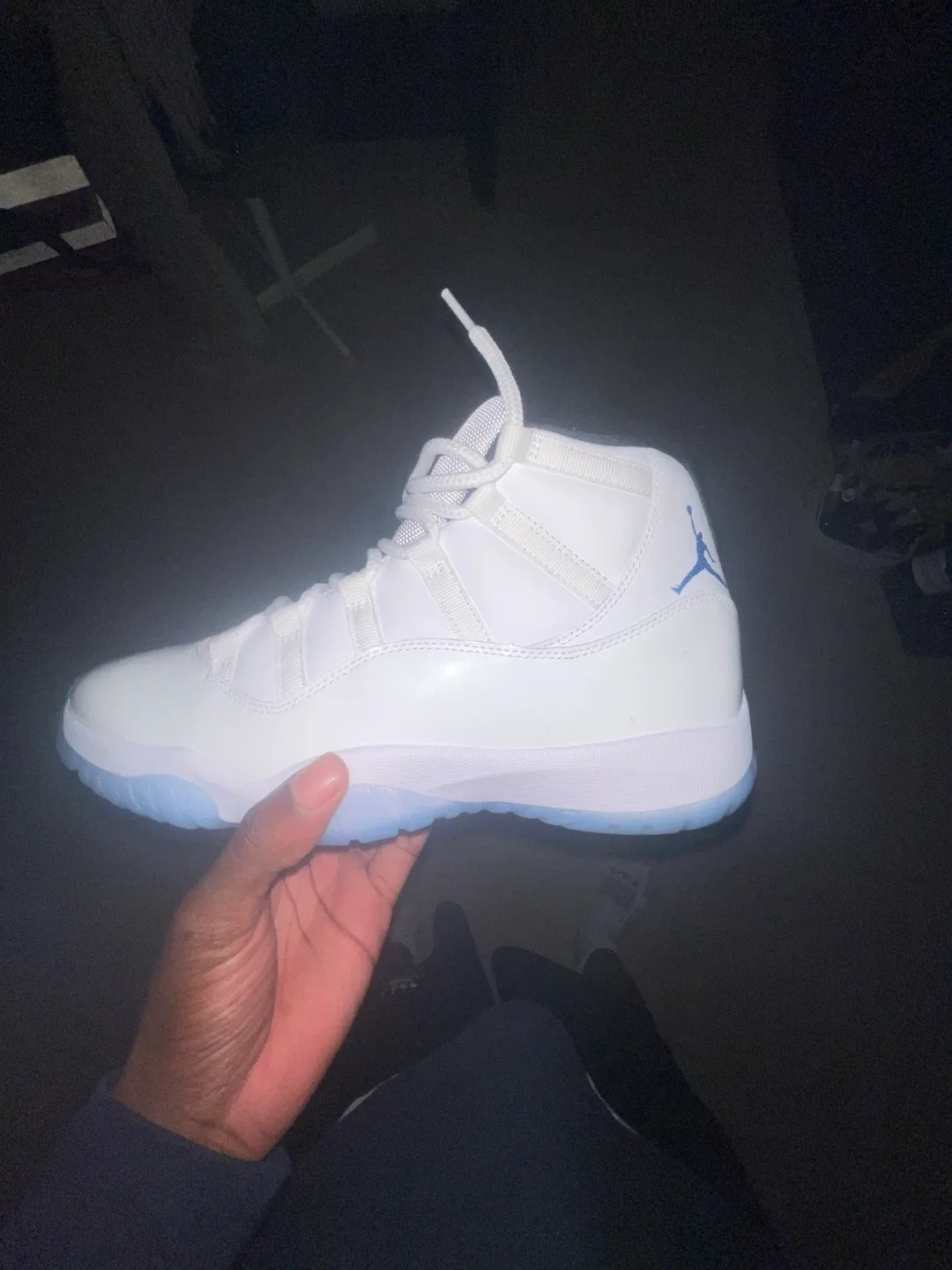 Air Jordan 11 Retro Legend Blue - Size 10.5 image indicator(2)