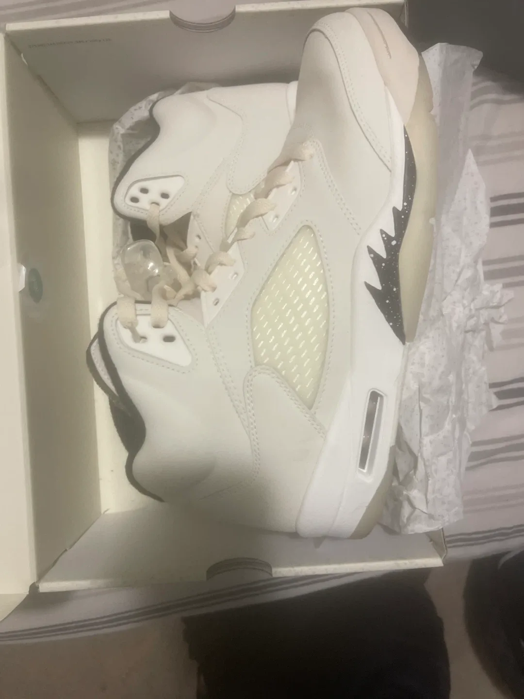 Air Jordan 5 Retro Sail US 10 image indicator(2)