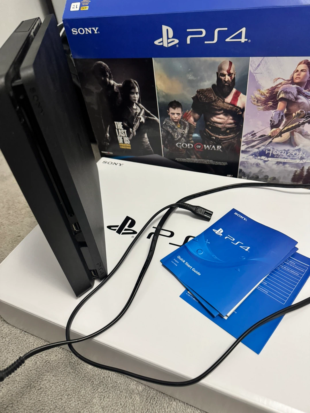 Sony PlayStation 4 (PS4) 1TB - photo 2
