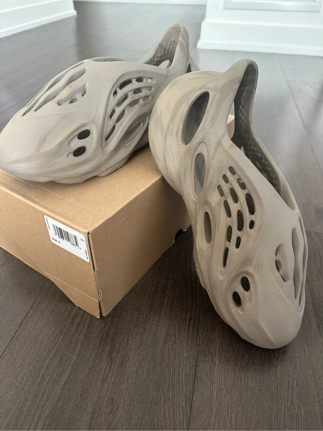 Adidas Yeezy Foam RNNR, Size 9 - photo 2