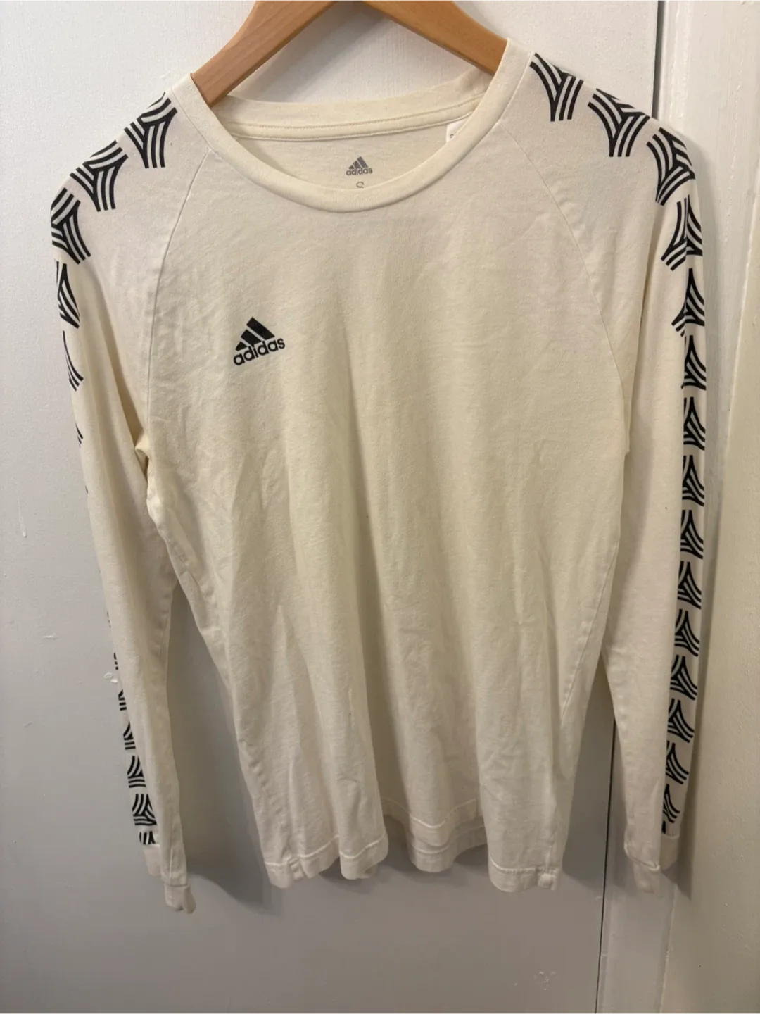 Adidas Youth size S thumbnail