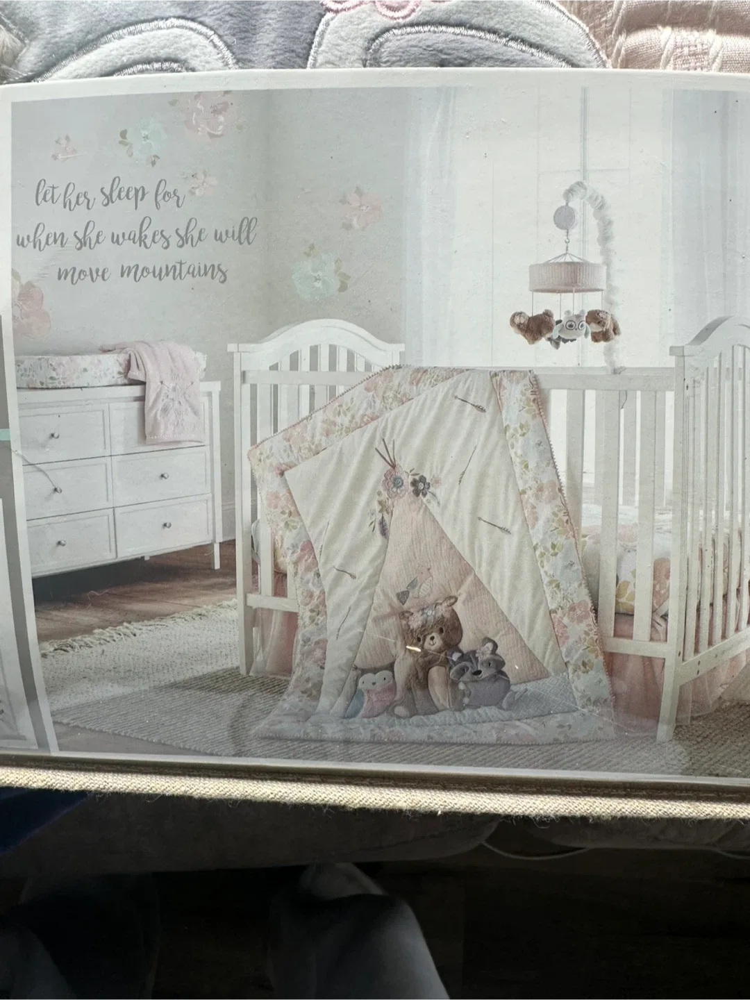 Levtex Baby Malia 4-Piece Crib Set - NEW image indicator(2)