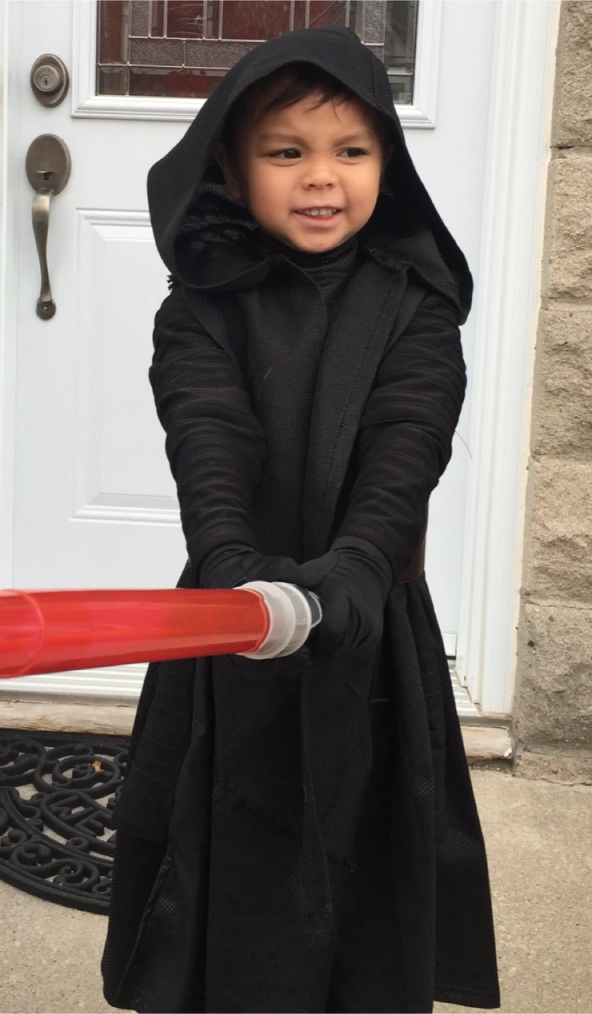 Disney Star Wars Kylo Ren Costume Size 3 -may fit taller
