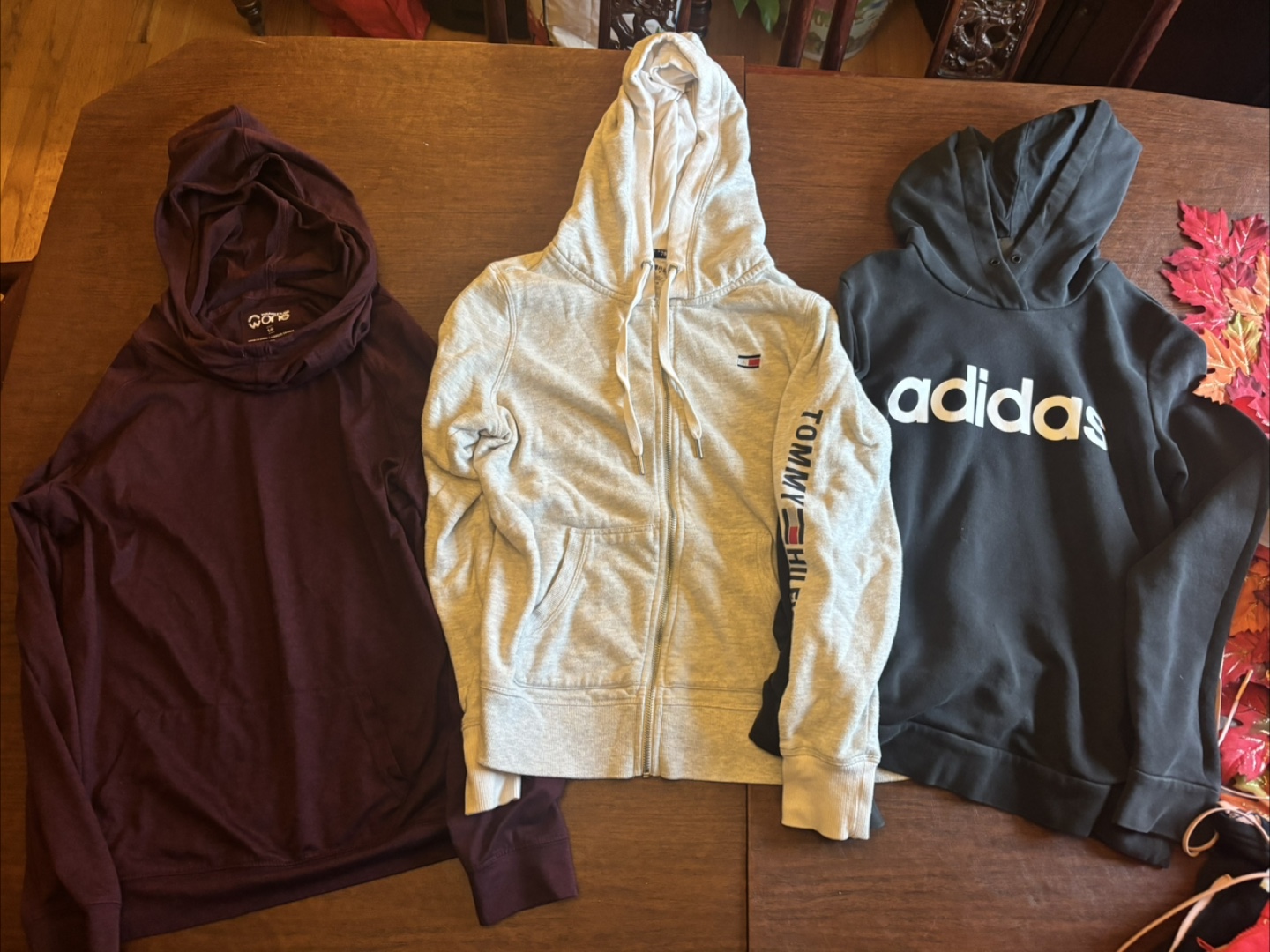 7 women’s hoodies for $30 for all  Size xs- small - photo 3