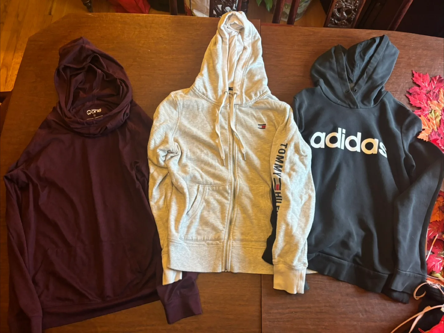 7 women’s hoodies for $30 for all  Size xs- small image indicator(3)