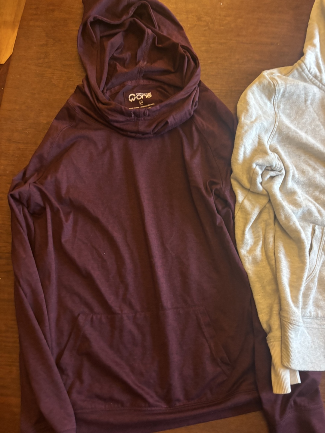 7 women’s hoodies for $30 for all  Size xs- small - photo 5