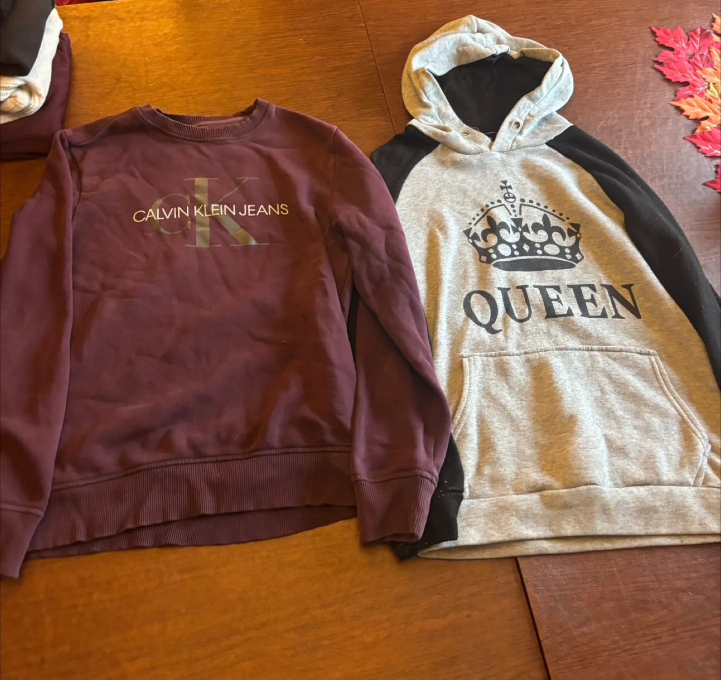 7 women’s hoodies for $30 for all  Size xs- small image indicator(2)