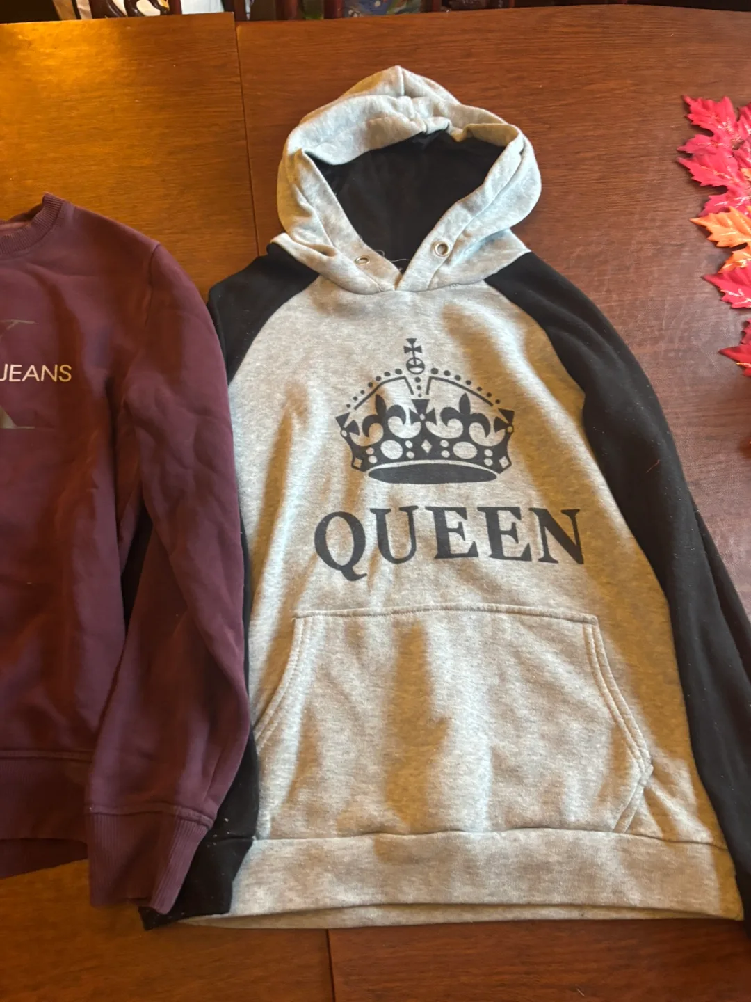7 women’s hoodies for $30 for all  Size xs- small image indicator(8)