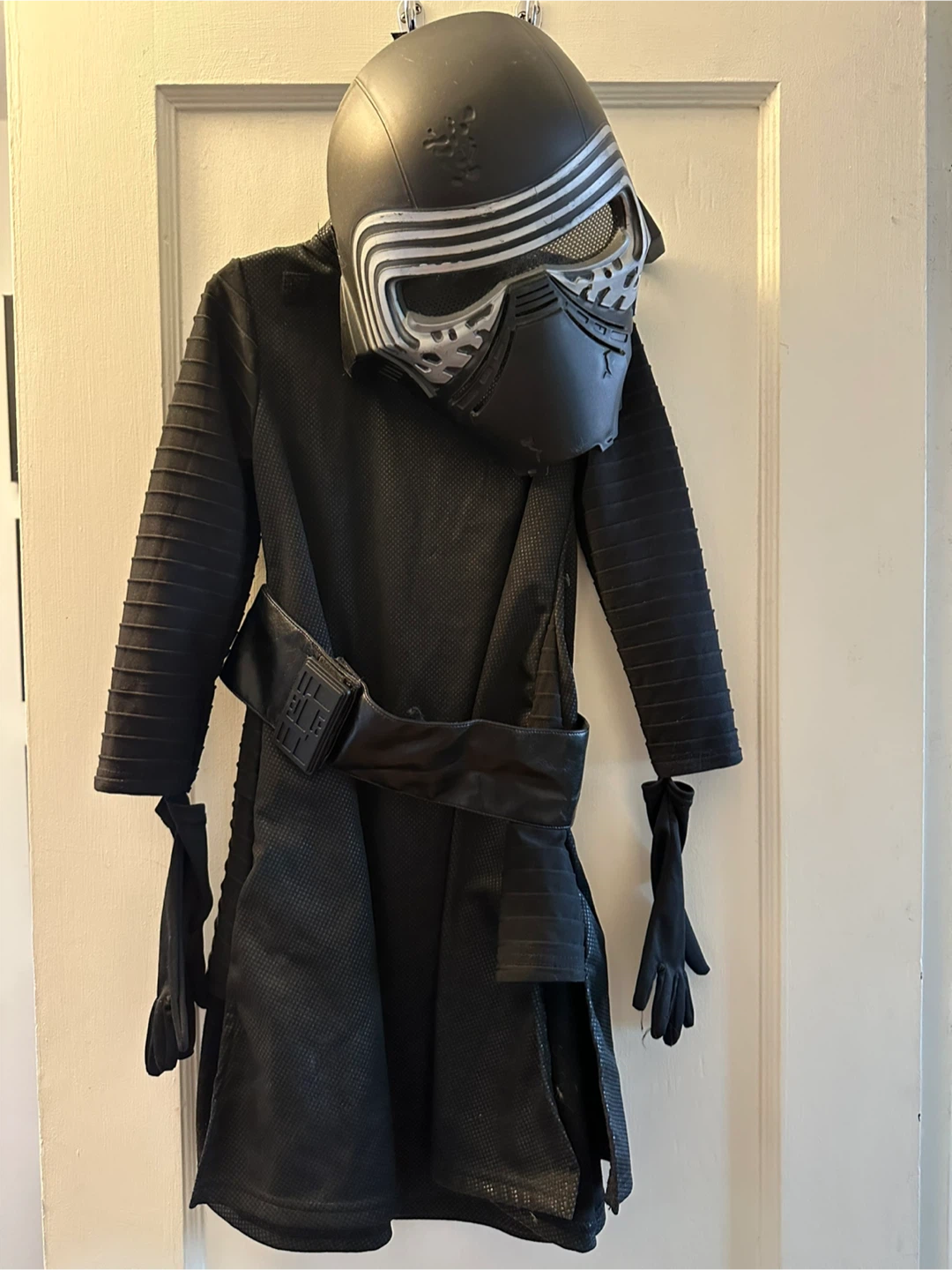 Disney Star Wars Kylo Ren Costume Size 3 -may fit taller - photo 2