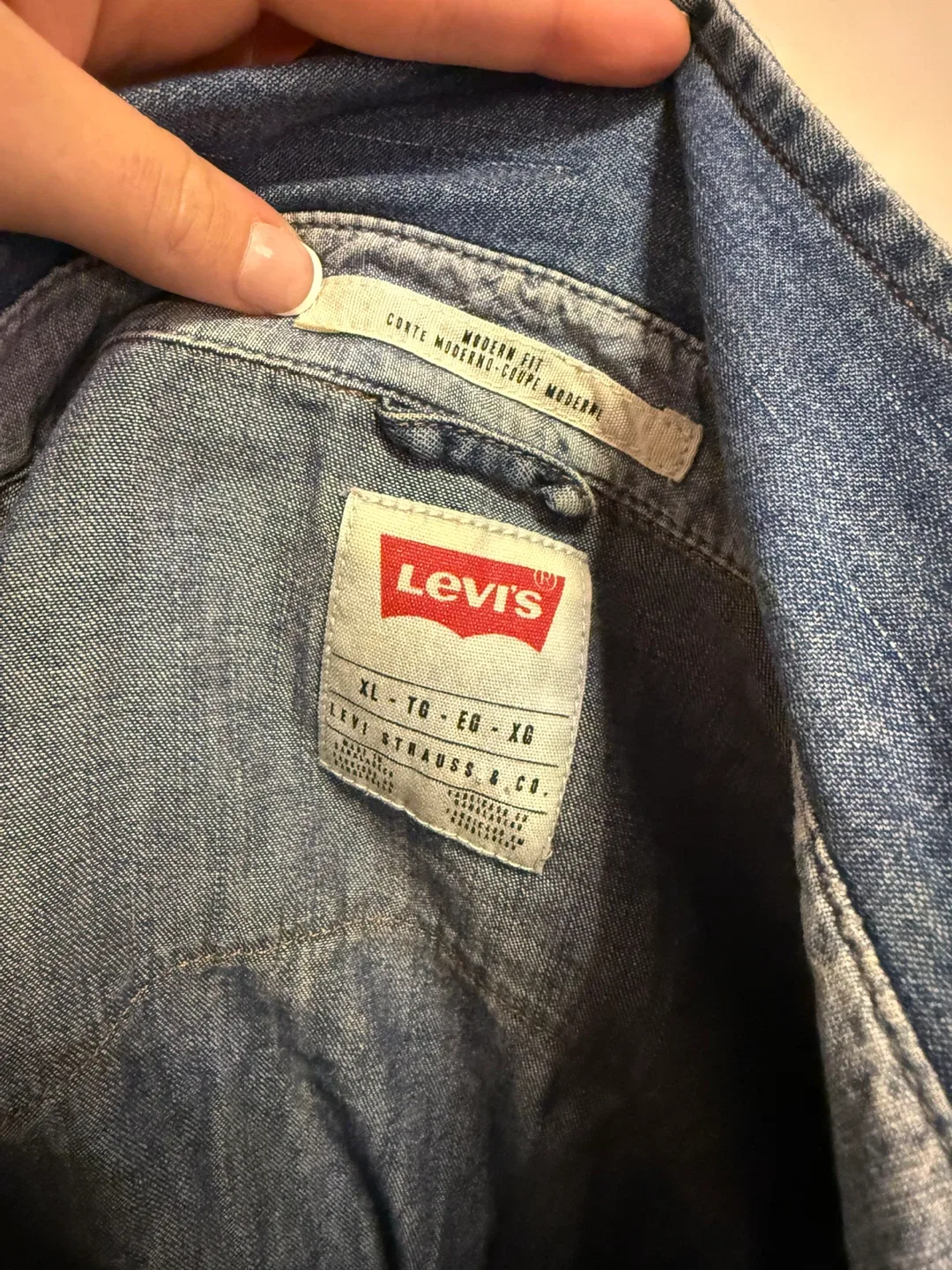 Levi's Modern Fit Denim Shirt image indicator(3)