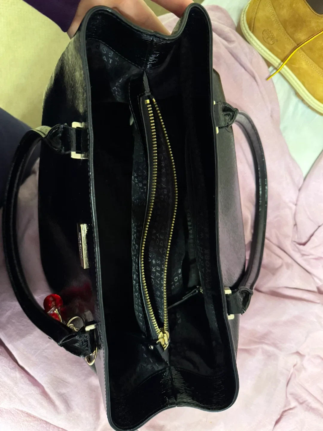 Kate Spade Black Patent Leather Tote Bag image indicator(4)