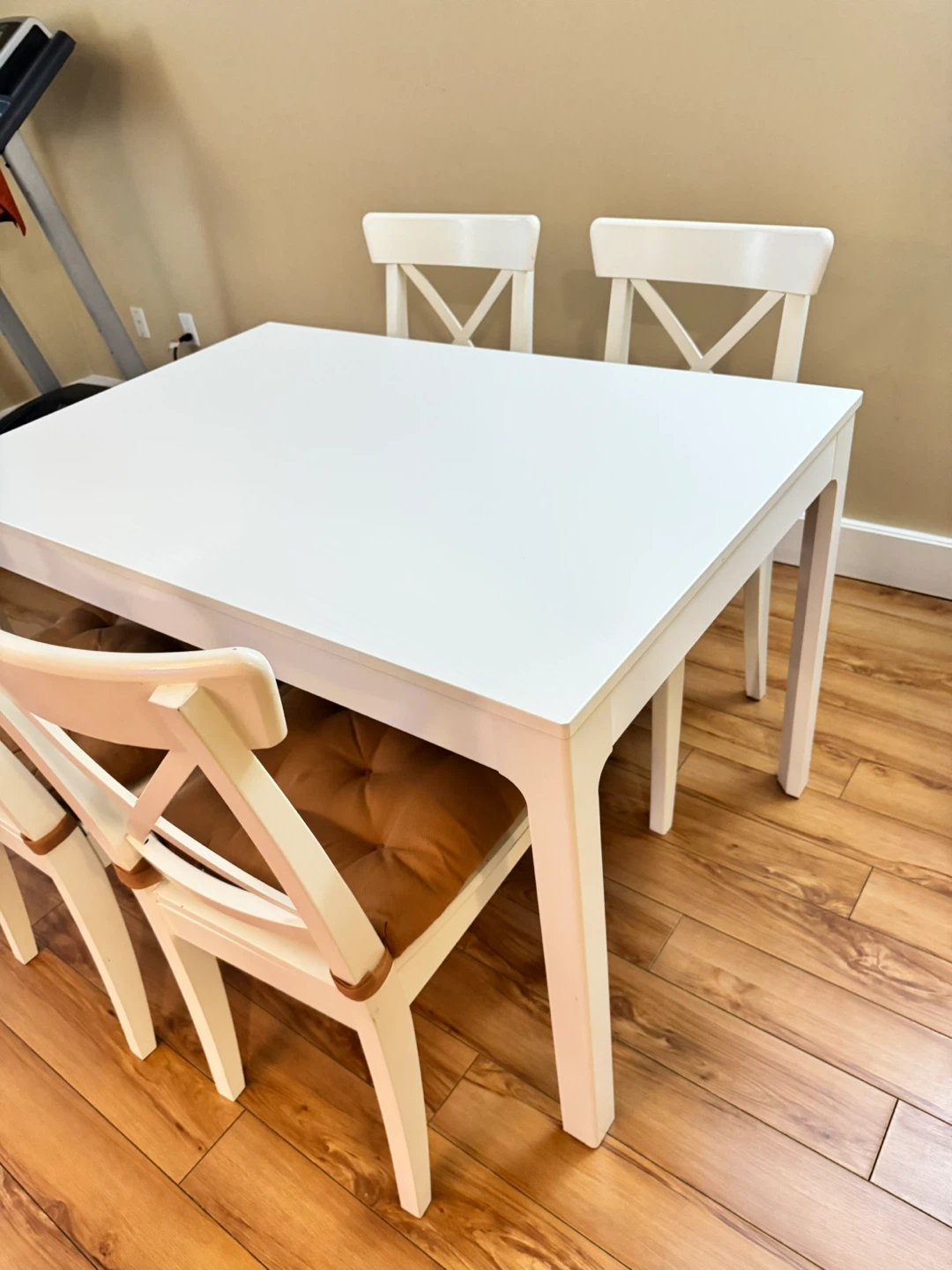 Extendable White Dining Table with 4 Chairs - photo 5