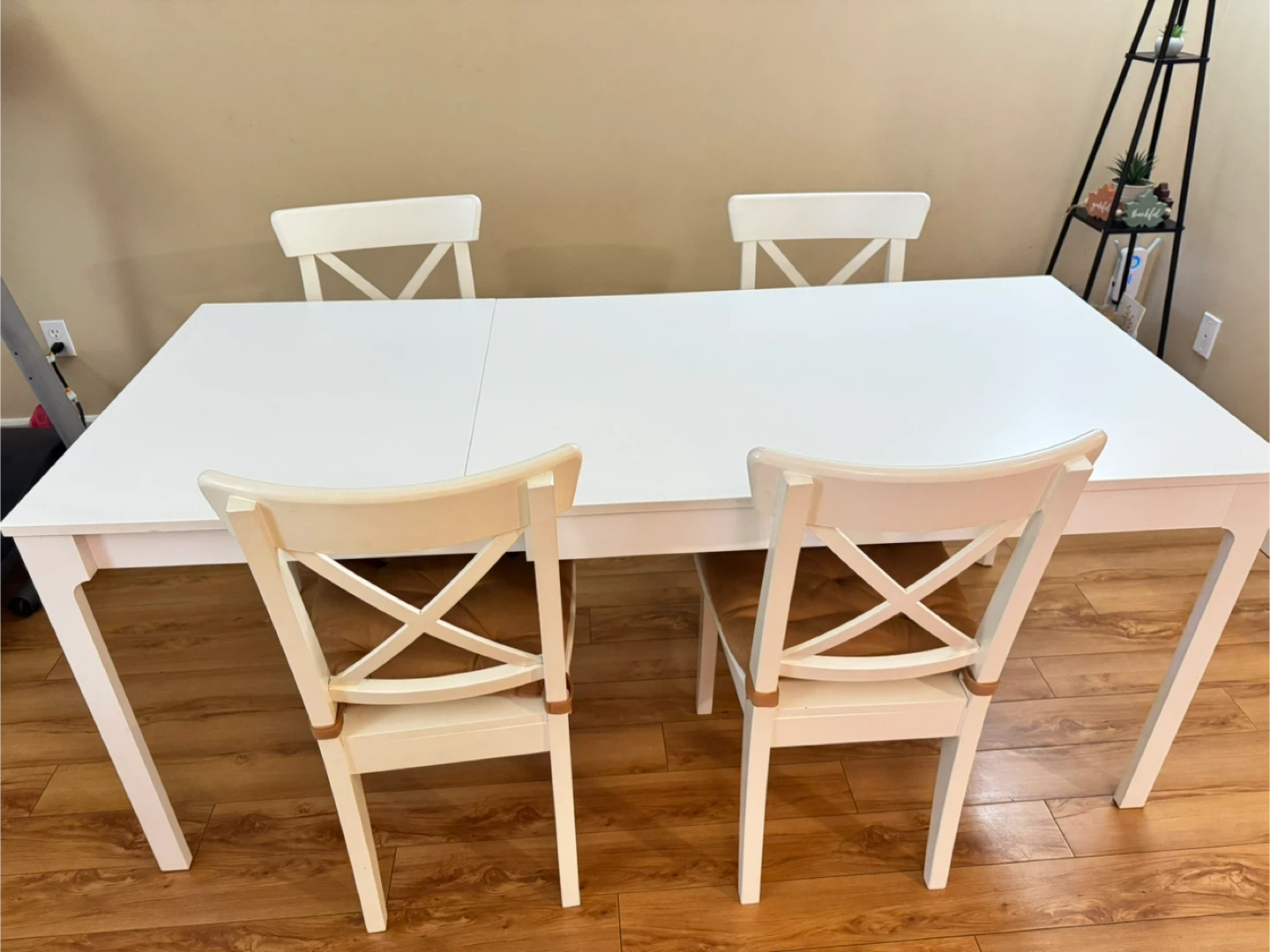 Extendable White Dining Table with 4 Chairs