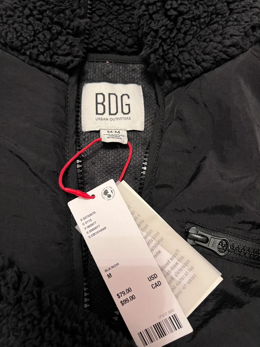 BDG Urban Outfitters Black Fleece Jacket - Size M image indicator(2)