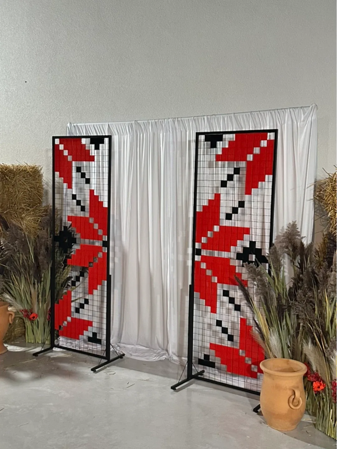 Decorative Stands (2) - Red/Black for RENT. image indicator(2)