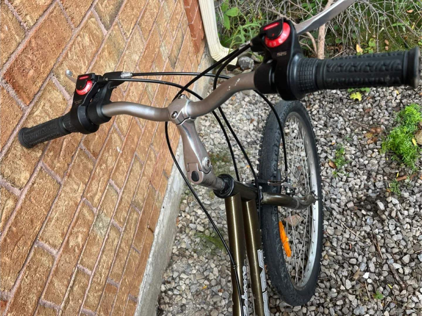 CCM Cierra 15 Speed  Bike - New condition-wheel size 26 image indicator(3)