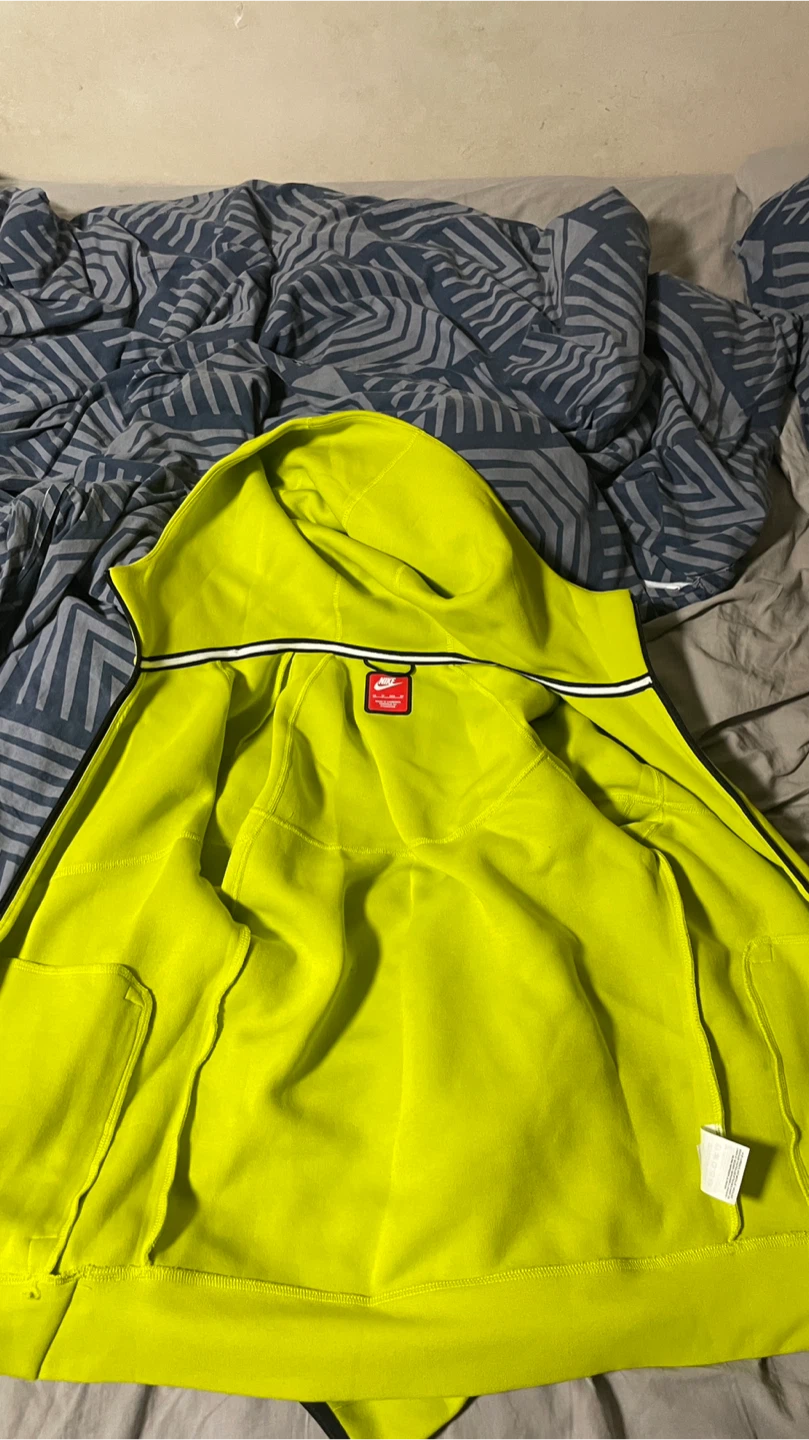 Nike Tech Fleece Hoodie - XS - Neon Yellow - photo 3