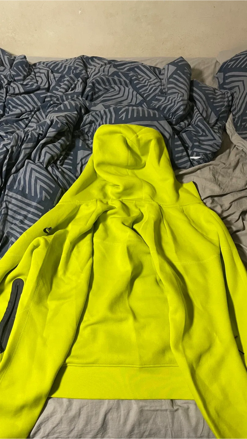 Nike Tech Fleece Hoodie - XS - Neon Yellow image indicator(4)