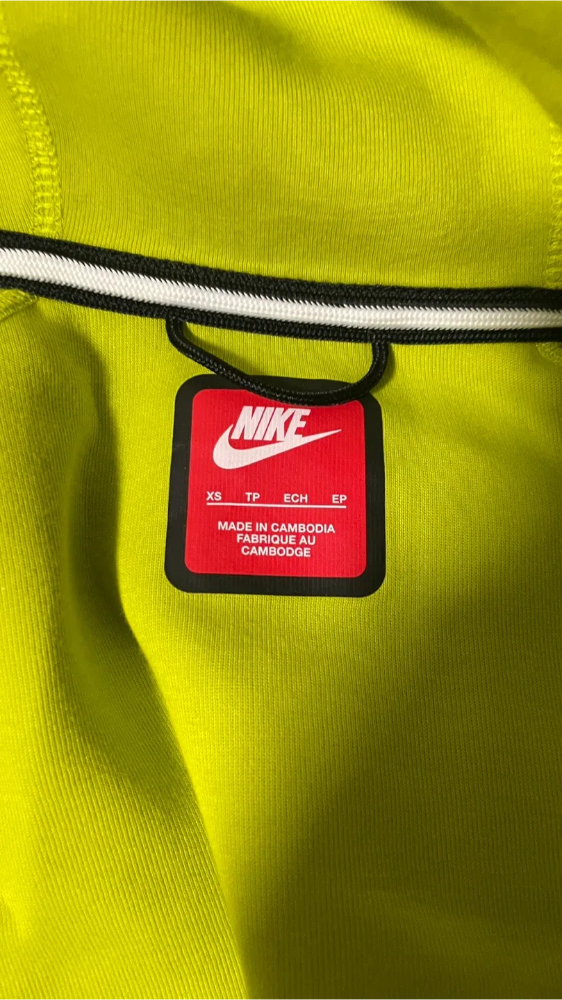 Nike Tech Fleece Hoodie - XS - Neon Yellow image indicator(2)