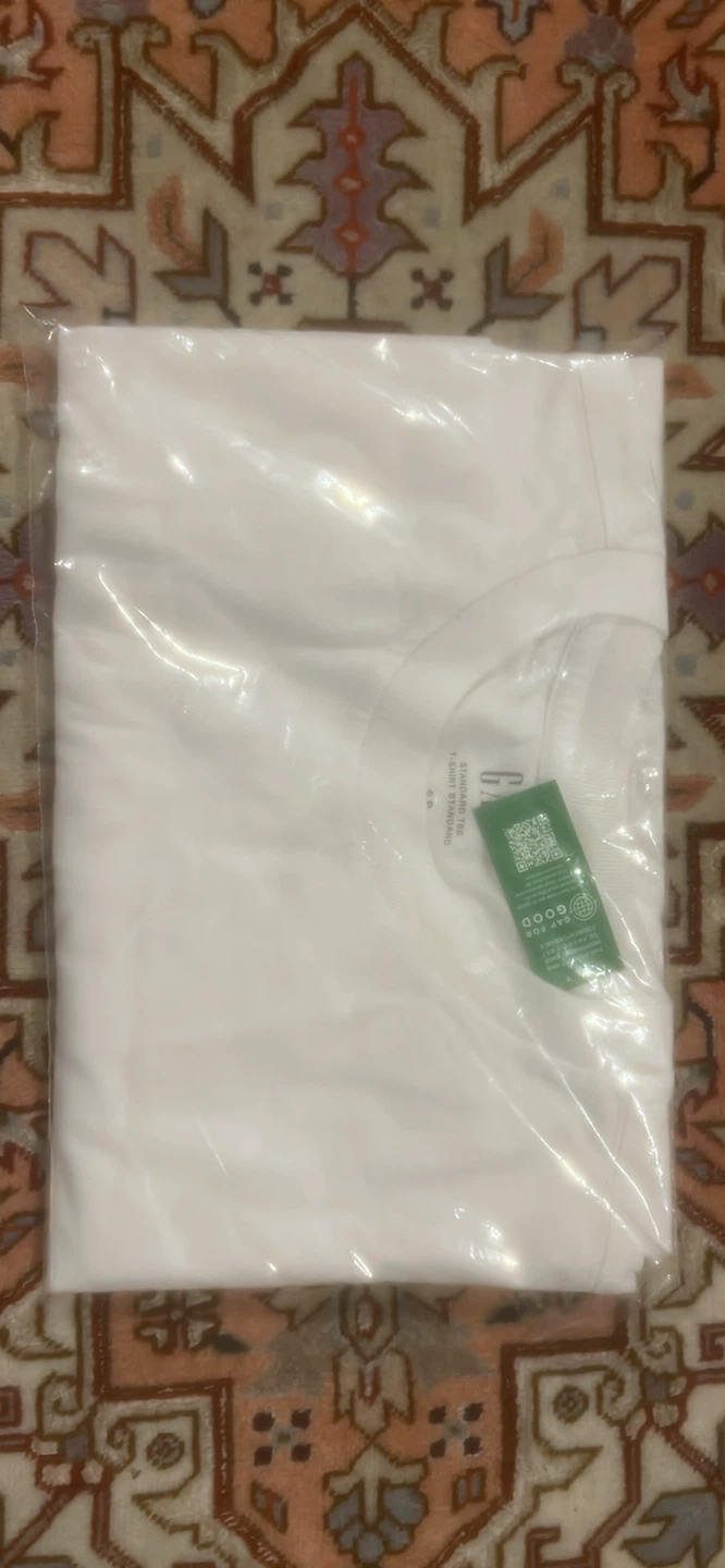 New GAP Adult Organic Cotton Pocket T-Shirt - photo 2