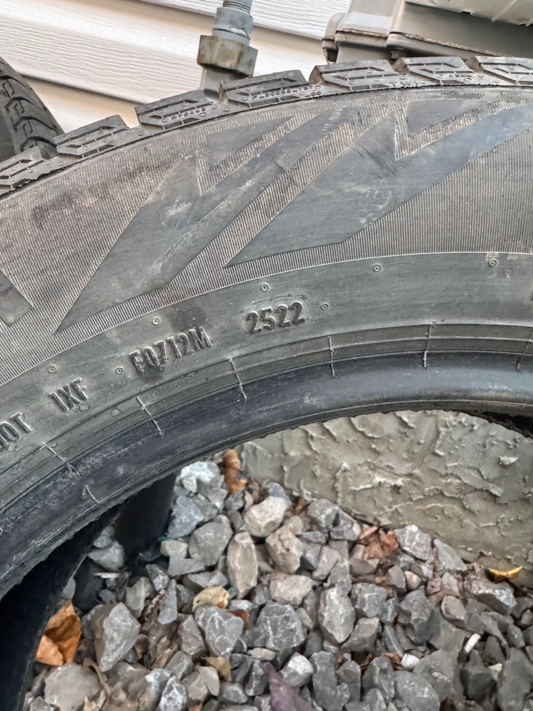 Pirelli Ice Zero FR winter Tires - 225/60R16 - photo 4
