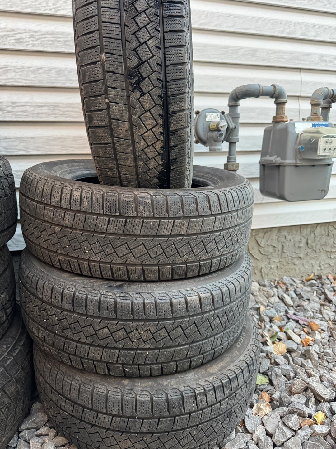 Pirelli Ice Zero FR winter Tires - 225/60R16 - photo 2