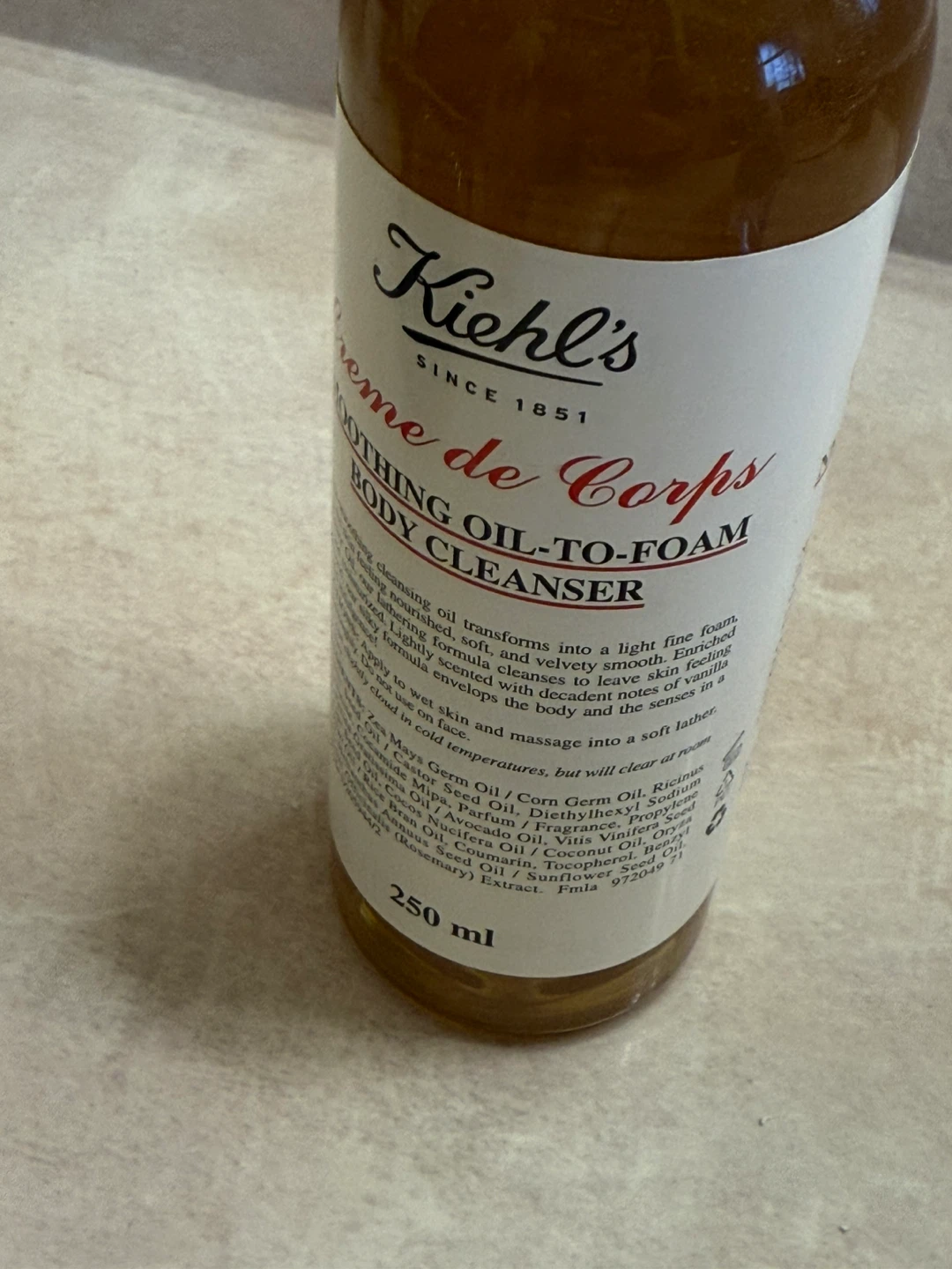 Kiehl's Crème de Corps Smoothing Oil-To-Foam Cleanser