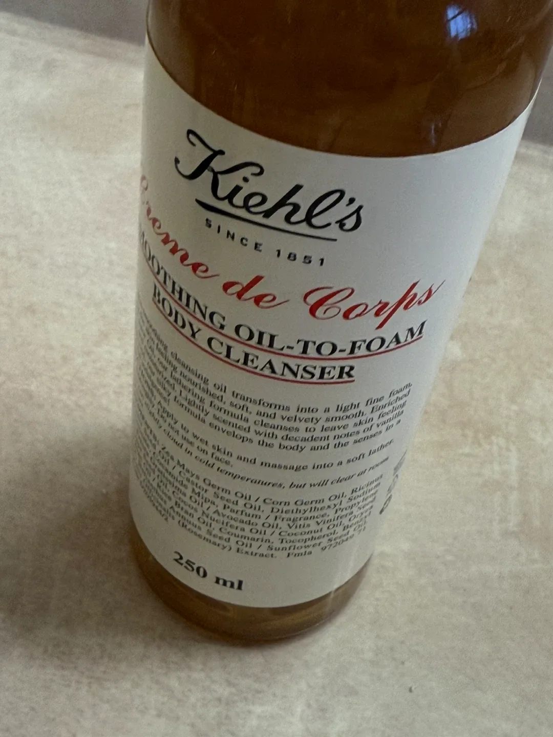 Kiehl's Crème de Corps Smoothing Oil-To-Foam Cleanser image indicator(2)